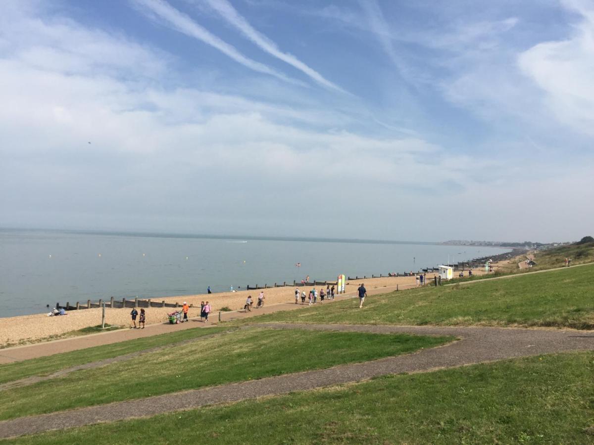 Whitstable The Jolly Villa Екстериор снимка